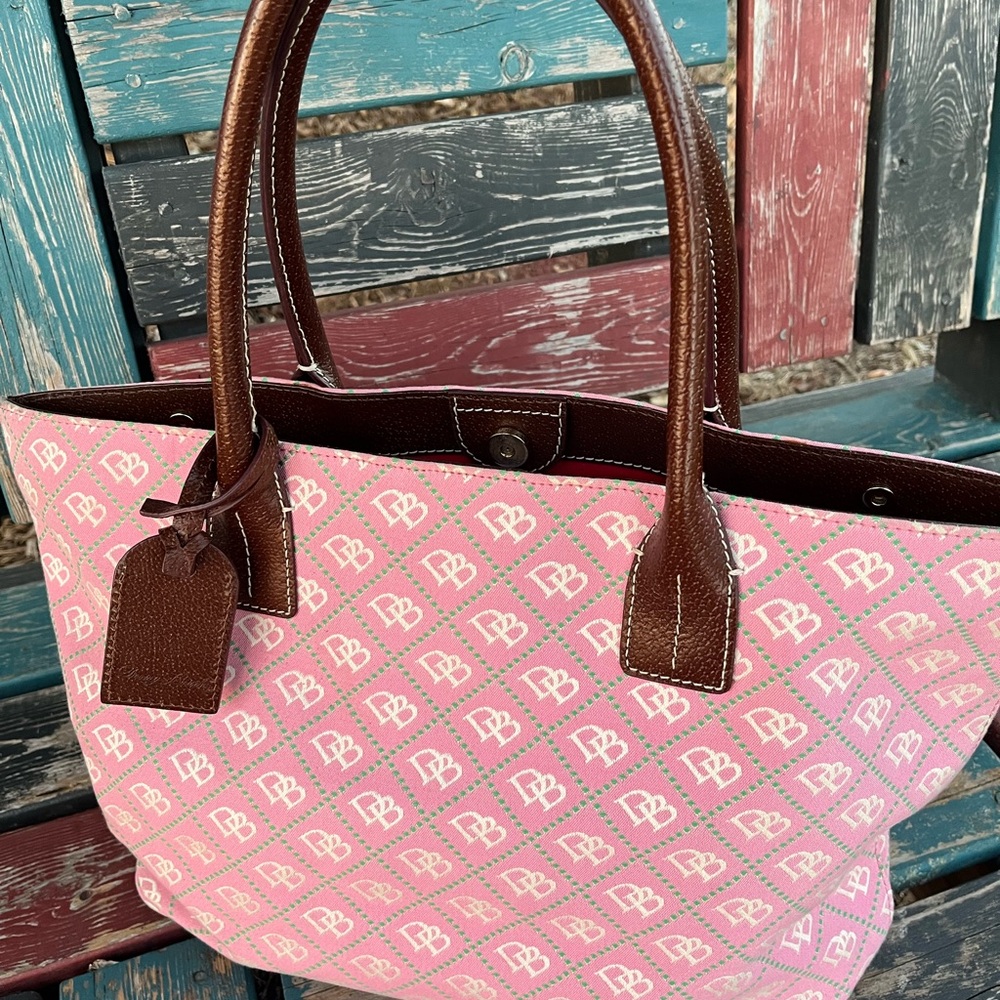 New Vintage Dooney and Bourke Gretta Hanna Tote Bag - Picture 2 of 16